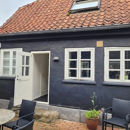 Skraedderens Baghus بيت للعطل أسّينس